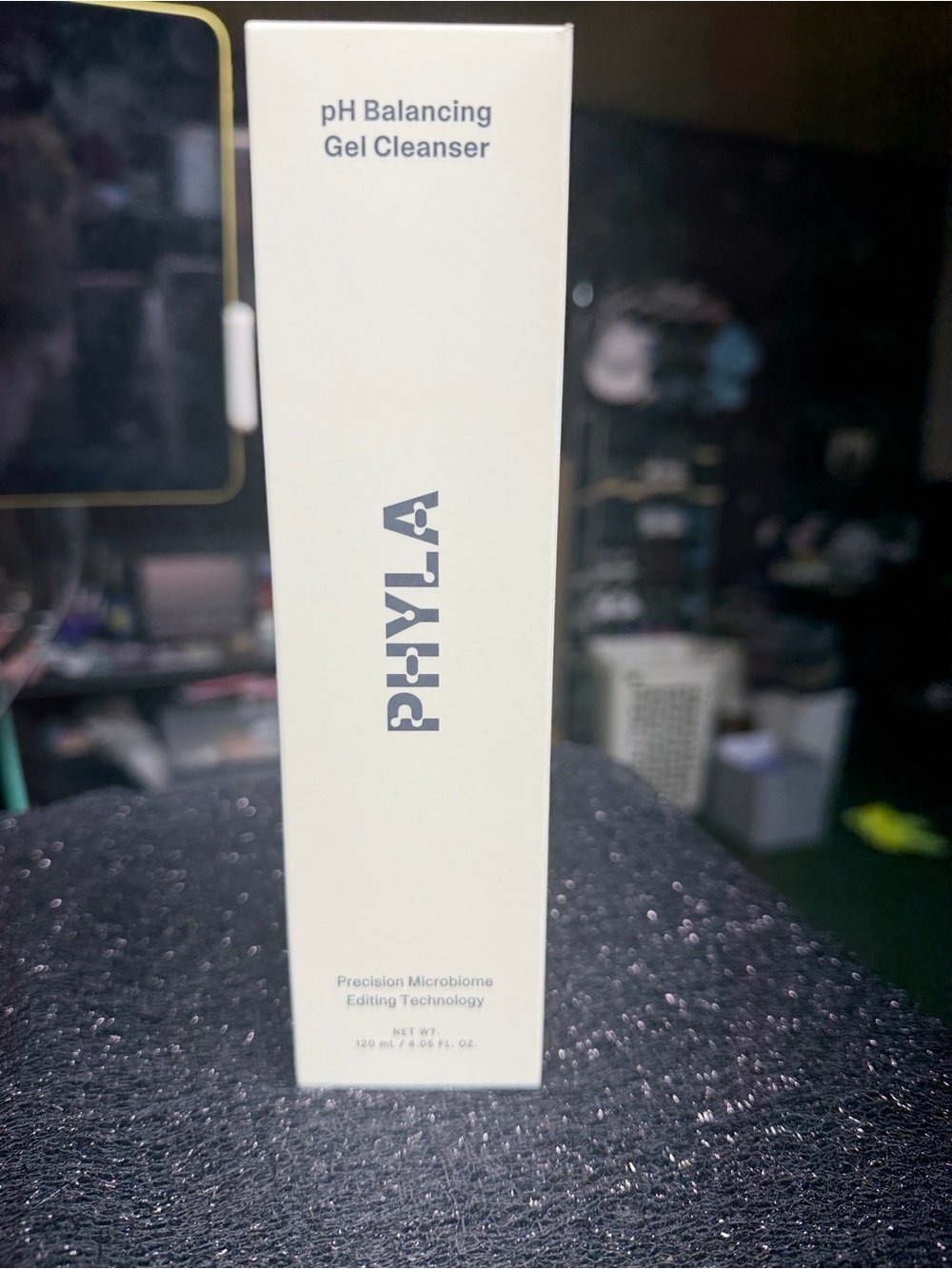 pH Balancing Gel Cleanser – White